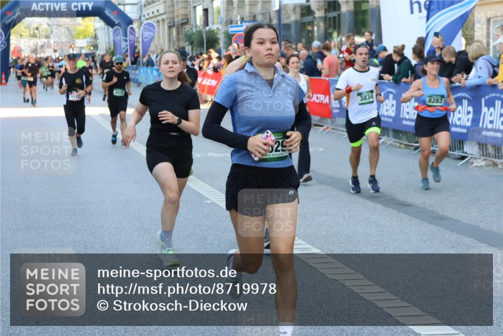 07.09.2025 - BARMER Alsterlauf Strokosch-Dieckow http://msf.ph/oto/8719978 07.09.2025 10:01:13 Ziel 1007, 2100, 2471, 2553, 2624, 2756, 2798, 2843, 2874, 2917, 2931, 3008, 3214, 3215, 3628, 3684, 4139, 4190, 4258, 4705, 4938, 4976, 5012, 5013, 5064, 5107, 5170, 5220, 5289, 5306, 5411, 5849, 6060, 6076, 6097, 6243, 8208, 8295 meine-sportfotos.de