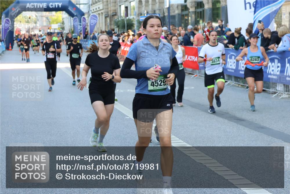 07.09.2025 - BARMER Alsterlauf Strokosch-Dieckow http://msf.ph/oto/8719981 07.09.2025 10:01:13 Ziel 1007, 2100, 2471, 2553, 2624, 2756, 2798, 2843, 2874, 2917, 2931, 3008, 3214, 3215, 3628, 3684, 4139, 4190, 4258, 4705, 4938, 4976, 5012, 5013, 5064, 5107, 5170, 5220, 5289, 5306, 5411, 5849, 6060, 6076, 6097, 6243, 8208, 8295 meine-sportfotos.de