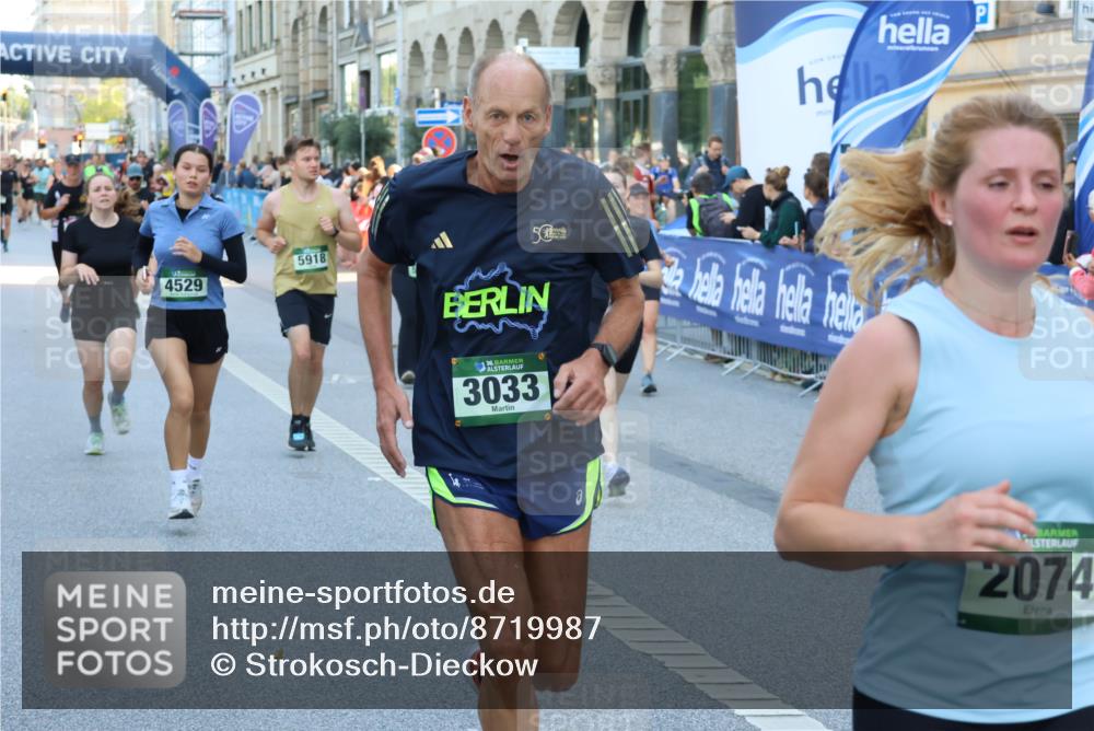 07.09.2025 - BARMER Alsterlauf Strokosch-Dieckow http://msf.ph/oto/8719987 07.09.2025 10:01:11 Ziel 1007, 2100, 2471, 2553, 2624, 2756, 2798, 2843, 2874, 2931, 3008, 3214, 3215, 3628, 3684, 4139, 4190, 4705, 4902, 4903, 4938, 4976, 5000, 5064, 5107, 5170, 5220, 5289, 5306, 5411, 5849, 6060, 6076, 6097, 6243, 8057, 8295 meine-sportfotos.de
