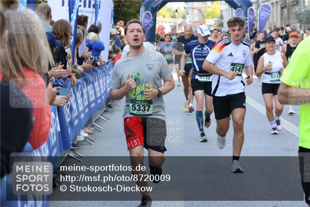 07.09.2025 - BARMER Alsterlauf Strokosch-Dieckow http://msf.ph/oto/8720009 07.09.2025 10:01:05 Ziel 1007, 2463, 2471, 2553, 2798, 2874, 2931, 3008, 3060, 3214, 3215, 3684, 3695, 4139, 4190, 4705, 4721, 4831, 4875, 4902, 4903, 4938, 4976, 5000, 5107, 5220, 5289, 5411, 5849, 6060, 6076, 6097, 6243, 6261, 8057, 8295, 8308, 8402 meine-sportfotos.de