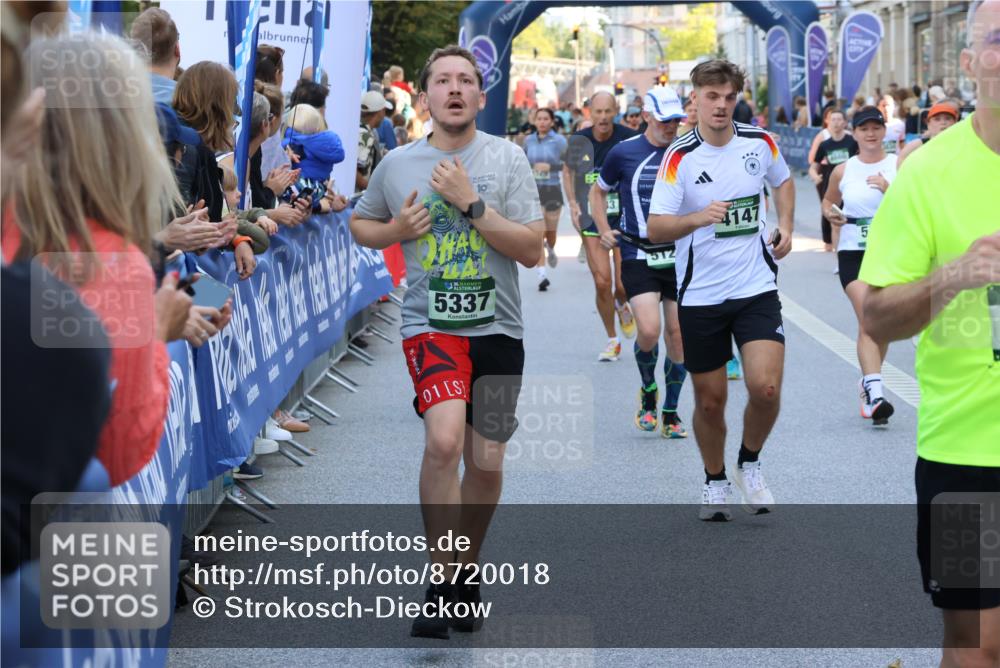 07.09.2025 - BARMER Alsterlauf Strokosch-Dieckow http://msf.ph/oto/8720018 07.09.2025 10:01:05 Ziel 1007, 2463, 2471, 2553, 2798, 2874, 2931, 3008, 3060, 3214, 3215, 3684, 3695, 4139, 4190, 4705, 4721, 4831, 4875, 4902, 4903, 4938, 4976, 5000, 5107, 5220, 5289, 5411, 5849, 6060, 6076, 6097, 6243, 6261, 8057, 8295, 8308, 8402 meine-sportfotos.de