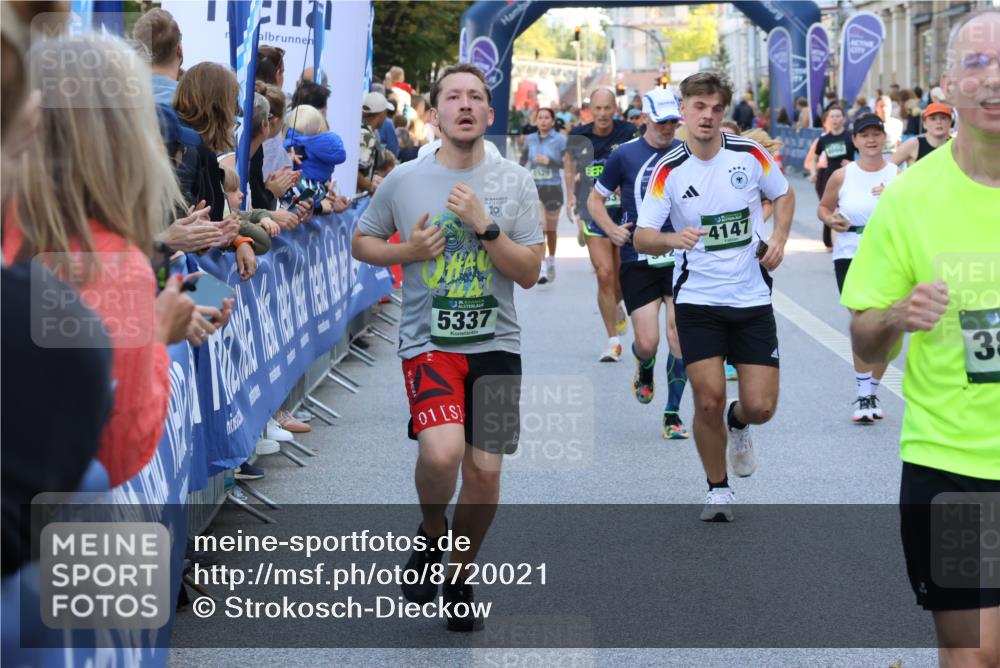 07.09.2025 - BARMER Alsterlauf Strokosch-Dieckow http://msf.ph/oto/8720021 07.09.2025 10:01:05 Ziel 1007, 2463, 2471, 2553, 2798, 2874, 2931, 3008, 3060, 3214, 3215, 3684, 3695, 4139, 4190, 4705, 4721, 4831, 4875, 4902, 4903, 4938, 4976, 5000, 5107, 5220, 5289, 5411, 5849, 6060, 6076, 6097, 6243, 6261, 8057, 8295, 8308, 8402 meine-sportfotos.de