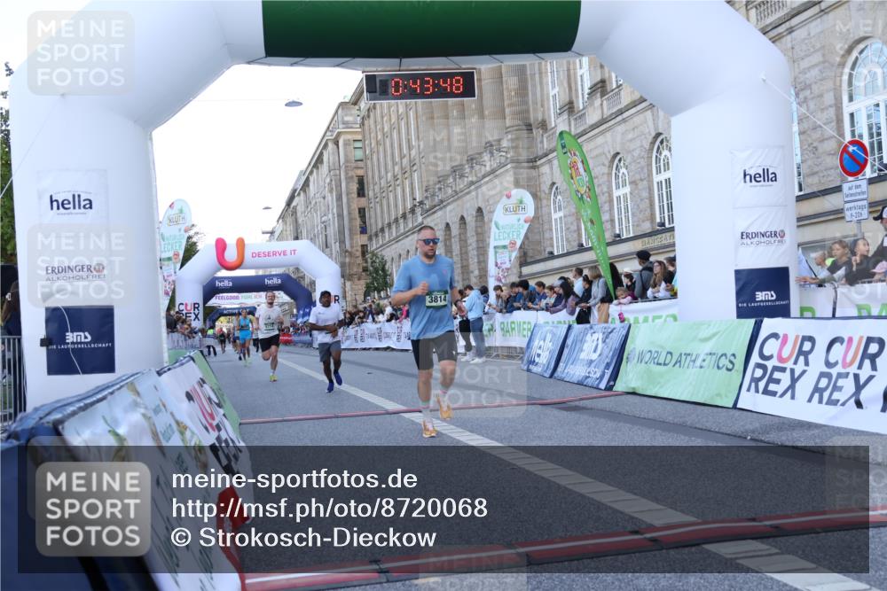 07.09.2025 - BARMER Alsterlauf Strokosch-Dieckow http://msf.ph/oto/8720068 07.09.2025 09:43:46 Ziel 2400, 3814, 5382, 5389, 5714, 8006 meine-sportfotos.de