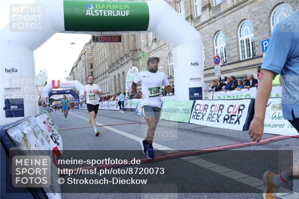 07.09.2025 - BARMER Alsterlauf Strokosch-Dieckow http://msf.ph/oto/8720073 07.09.2025 09:43:49 Ziel 2400, 3814, 5389, 5421, 5714, 8006 meine-sportfotos.de