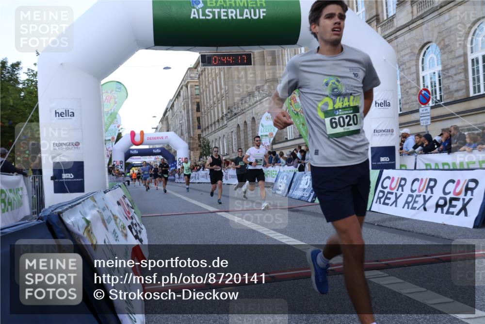 07.09.2025 - BARMER Alsterlauf Strokosch-Dieckow http://msf.ph/oto/8720141 07.09.2025 09:44:15 Ziel 2339, 2409, 2618, 2699, 2826, 3480, 4949, 6020, 6051, 6178, 6255, 8040, 8113, 8364 meine-sportfotos.de