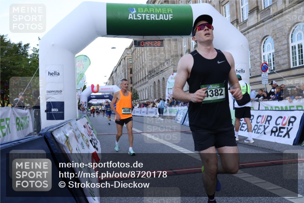 07.09.2025 - BARMER Alsterlauf Strokosch-Dieckow http://msf.ph/oto/8720178 07.09.2025 09:44:26 Ziel 2339, 2618, 2826, 3596, 4382, 4472, 4849, 4949, 5034, 5227, 5751, 5862, 6108 meine-sportfotos.de