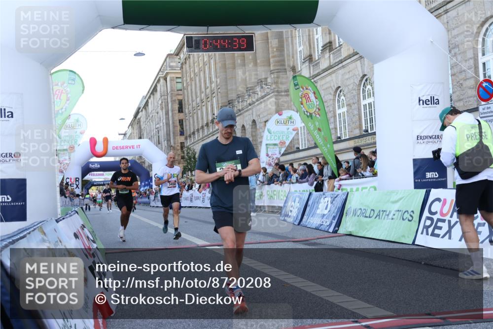 07.09.2025 - BARMER Alsterlauf Strokosch-Dieckow http://msf.ph/oto/8720208 07.09.2025 09:44:38 Ziel 2411, 2785, 3458, 3638, 4896, 5983, 6120, 6193, 8154 meine-sportfotos.de