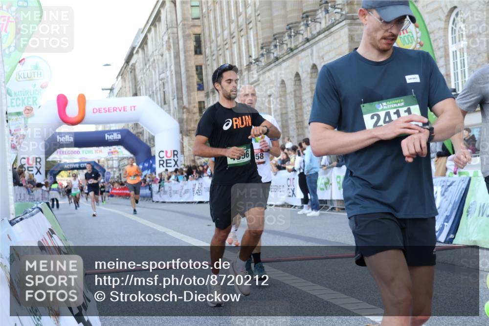 07.09.2025 - BARMER Alsterlauf Strokosch-Dieckow http://msf.ph/oto/8720212 07.09.2025 09:44:39 Ziel 2411, 2785, 3458, 3638, 4896, 5983, 6120, 6193, 8154 meine-sportfotos.de