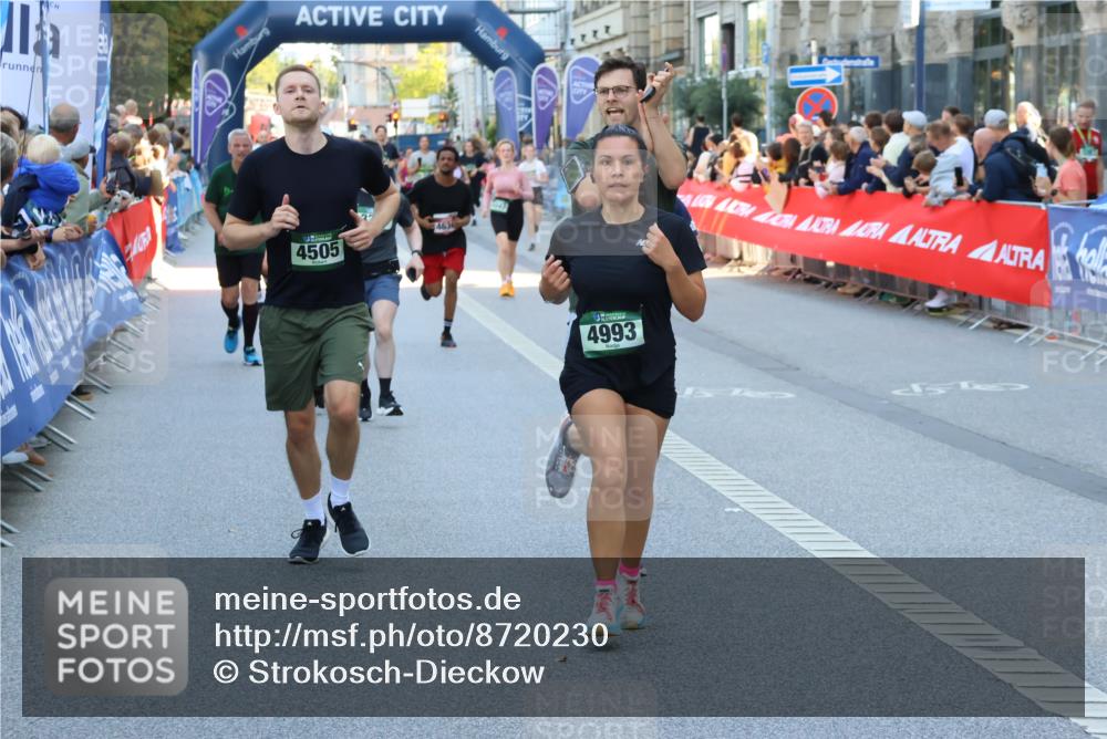 07.09.2025 - BARMER Alsterlauf Strokosch-Dieckow http://msf.ph/oto/8720230 07.09.2025 10:00:40 Ziel 2074, 2517, 3018, 3033, 3119, 3300, 3558, 3803, 3834, 4147, 4317, 4529, 4660, 4928, 5122, 5204, 5337, 5353, 5517, 5918, 6136, 6211, 8090, 8155, 8156, 8283 meine-sportfotos.de