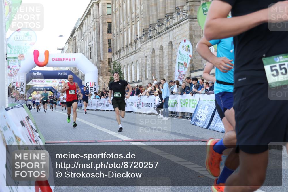 07.09.2025 - BARMER Alsterlauf Strokosch-Dieckow http://msf.ph/oto/8720257 07.09.2025 09:45:00 Ziel 2389, 2561, 3305, 3702, 4543, 4599, 5126, 5317, 5500, 5913, 6006, 6116 meine-sportfotos.de