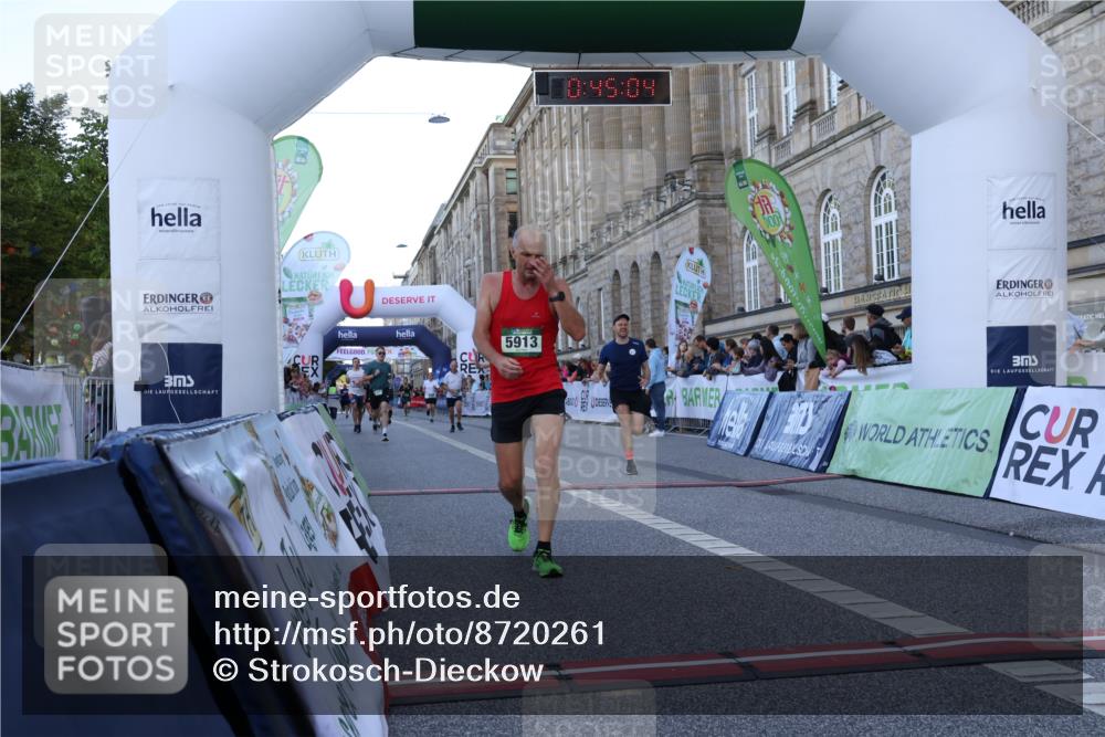 07.09.2025 - BARMER Alsterlauf Strokosch-Dieckow http://msf.ph/oto/8720261 07.09.2025 09:45:03 Ziel 2389, 3305, 3306, 3702, 4095, 4543, 4599, 5126, 5317, 5388, 5913, 6006, 6116, 6320 meine-sportfotos.de