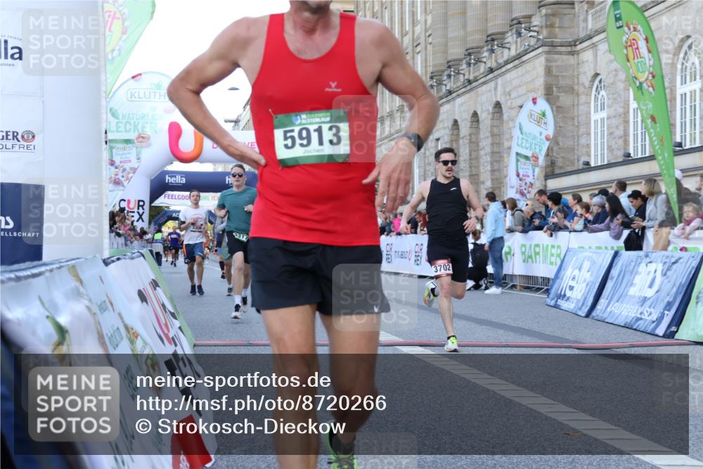 07.09.2025 - BARMER Alsterlauf Strokosch-Dieckow http://msf.ph/oto/8720266 07.09.2025 09:45:04 Ziel 2389, 3305, 3306, 3702, 4095, 4543, 4599, 5126, 5317, 5388, 5913, 6006, 6320 meine-sportfotos.de