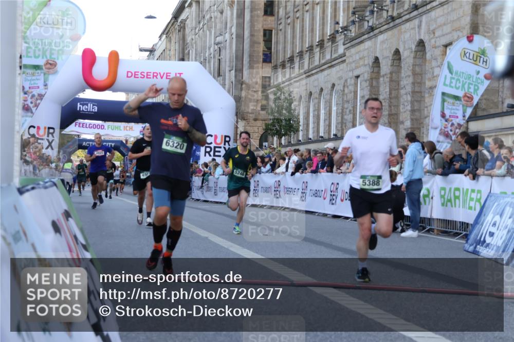 07.09.2025 - BARMER Alsterlauf Strokosch-Dieckow http://msf.ph/oto/8720277 07.09.2025 09:45:09 Ziel 2389, 3305, 3306, 3702, 4095, 4925, 4959, 5246, 5317, 5388, 5488, 5904, 6320, 8458 meine-sportfotos.de