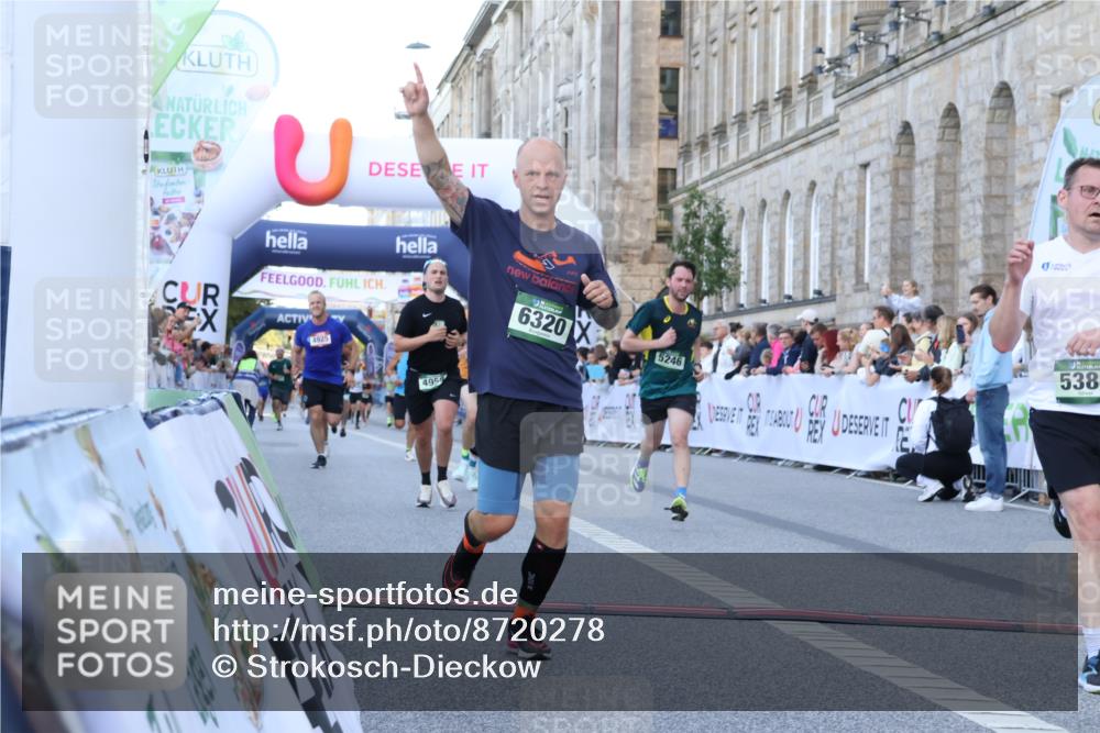 07.09.2025 - BARMER Alsterlauf Strokosch-Dieckow http://msf.ph/oto/8720278 07.09.2025 09:45:10 Ziel 3305, 3306, 3702, 4095, 4925, 4959, 5246, 5317, 5388, 5488, 5904, 6320, 8458 meine-sportfotos.de