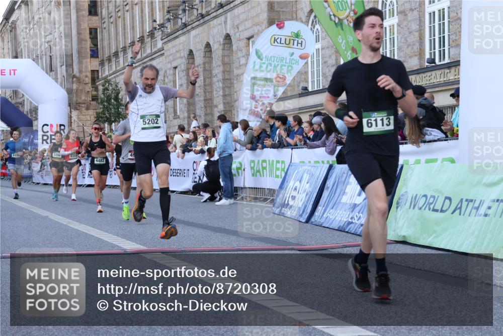 07.09.2025 - BARMER Alsterlauf Strokosch-Dieckow http://msf.ph/oto/8720308 07.09.2025 09:45:22 Ziel 1017, 2034, 2361, 3602, 4482, 4951, 5202, 5288, 5323, 5495, 5496, 6095, 6113, 8225, 8274, 8355, 8440 meine-sportfotos.de