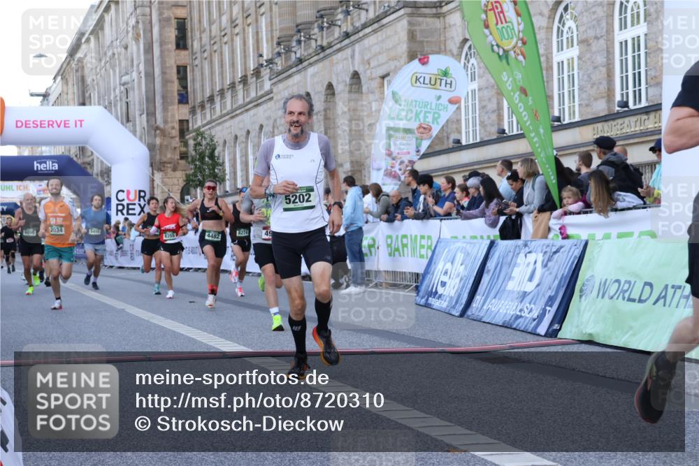 07.09.2025 - BARMER Alsterlauf Strokosch-Dieckow http://msf.ph/oto/8720310 07.09.2025 09:45:23 Ziel 1017, 2034, 2361, 3602, 4482, 4951, 5202, 5288, 5323, 5495, 5496, 6095, 6113, 8225, 8274, 8355, 8440 meine-sportfotos.de