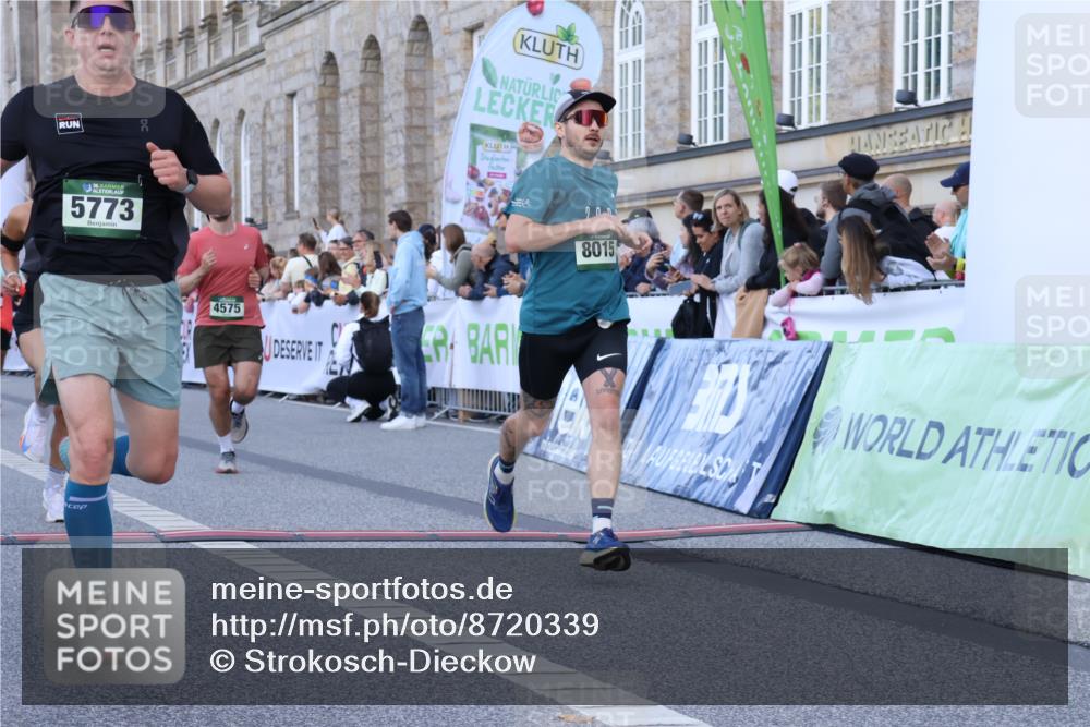 07.09.2025 - BARMER Alsterlauf Strokosch-Dieckow http://msf.ph/oto/8720339 07.09.2025 09:45:34 Ziel 2072, 2869, 3877, 4030, 4076, 4569, 4575, 4825, 4885, 4974, 5323, 5773, 6163, 8015, 8163 meine-sportfotos.de