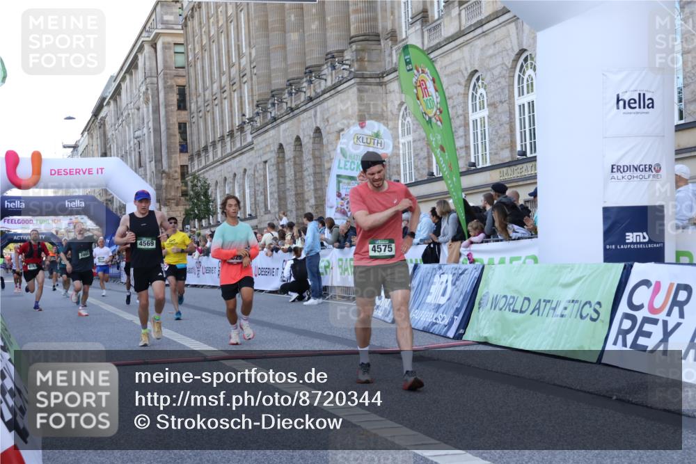 07.09.2025 - BARMER Alsterlauf Strokosch-Dieckow http://msf.ph/oto/8720344 07.09.2025 09:45:37 Ziel 2072, 2869, 3877, 4030, 4391, 4569, 4575, 4825, 4885, 4974, 5773, 6163, 8015, 8163, 8442 meine-sportfotos.de
