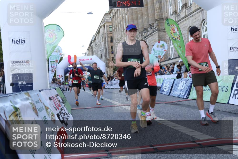 07.09.2025 - BARMER Alsterlauf Strokosch-Dieckow http://msf.ph/oto/8720346 07.09.2025 09:45:39 Ziel 2072, 2869, 4228, 4391, 4569, 4575, 4825, 4885, 4974, 5773, 6163, 8015, 8163, 8442 meine-sportfotos.de