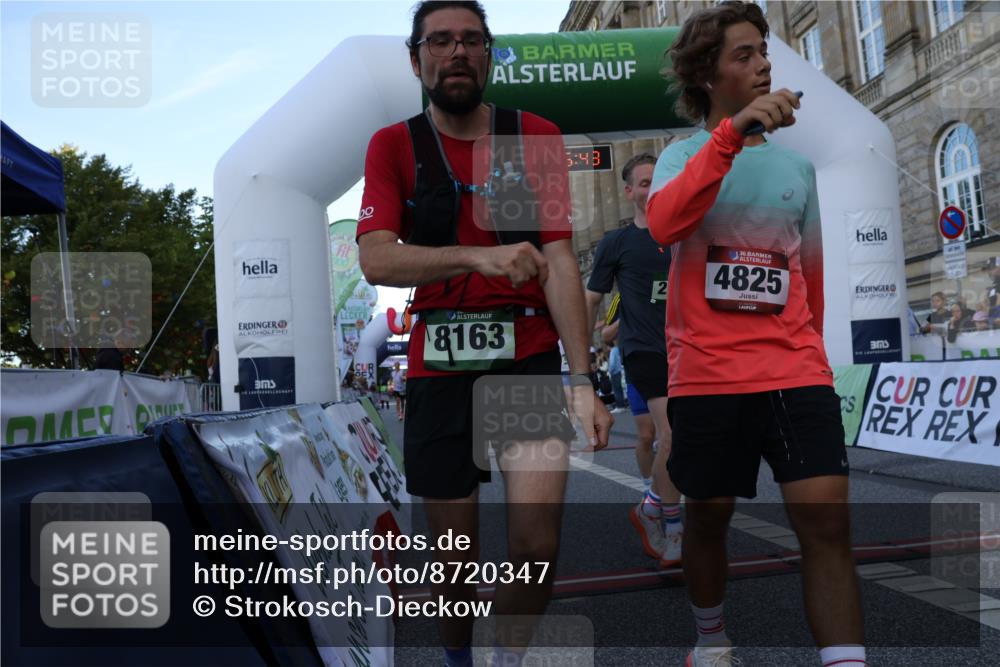 07.09.2025 - BARMER Alsterlauf Strokosch-Dieckow http://msf.ph/oto/8720347 07.09.2025 09:45:42 Ziel 2072, 2869, 4228, 4391, 4569, 4805, 4825, 4974, 5438, 6163, 6262, 8163, 8255, 8442 meine-sportfotos.de