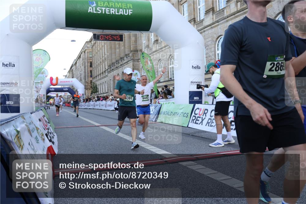 07.09.2025 - BARMER Alsterlauf Strokosch-Dieckow http://msf.ph/oto/8720349 07.09.2025 09:45:43 Ziel 2072, 2869, 4228, 4391, 4569, 4805, 4825, 4974, 5438, 6163, 6262, 8163, 8255, 8442 meine-sportfotos.de