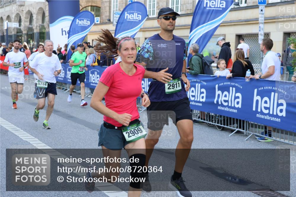 07.09.2025 - BARMER Alsterlauf Strokosch-Dieckow http://msf.ph/oto/8720364 07.09.2025 10:00:22 Ziel 2044, 2124, 2579, 2645, 3328, 3410, 3545, 3590, 3803, 3956, 4072, 4335, 4365, 4544, 4593, 4636, 5047, 5250, 5352, 5357, 5477, 6152 meine-sportfotos.de