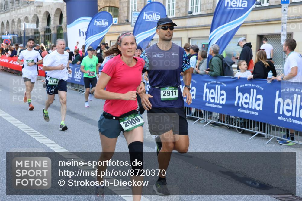 07.09.2025 - BARMER Alsterlauf Strokosch-Dieckow http://msf.ph/oto/8720370 07.09.2025 10:00:22 Ziel 2044, 2124, 2579, 2645, 3328, 3410, 3545, 3590, 3803, 3956, 4072, 4335, 4365, 4544, 4593, 4636, 5047, 5250, 5352, 5357, 5477, 6152 meine-sportfotos.de