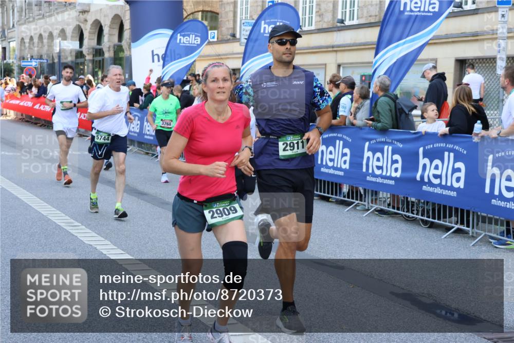 07.09.2025 - BARMER Alsterlauf Strokosch-Dieckow http://msf.ph/oto/8720373 07.09.2025 10:00:22 Ziel 2044, 2124, 2579, 2645, 3328, 3410, 3545, 3590, 3803, 3956, 4072, 4335, 4365, 4544, 4593, 4636, 5047, 5250, 5352, 5357, 5477, 6152 meine-sportfotos.de