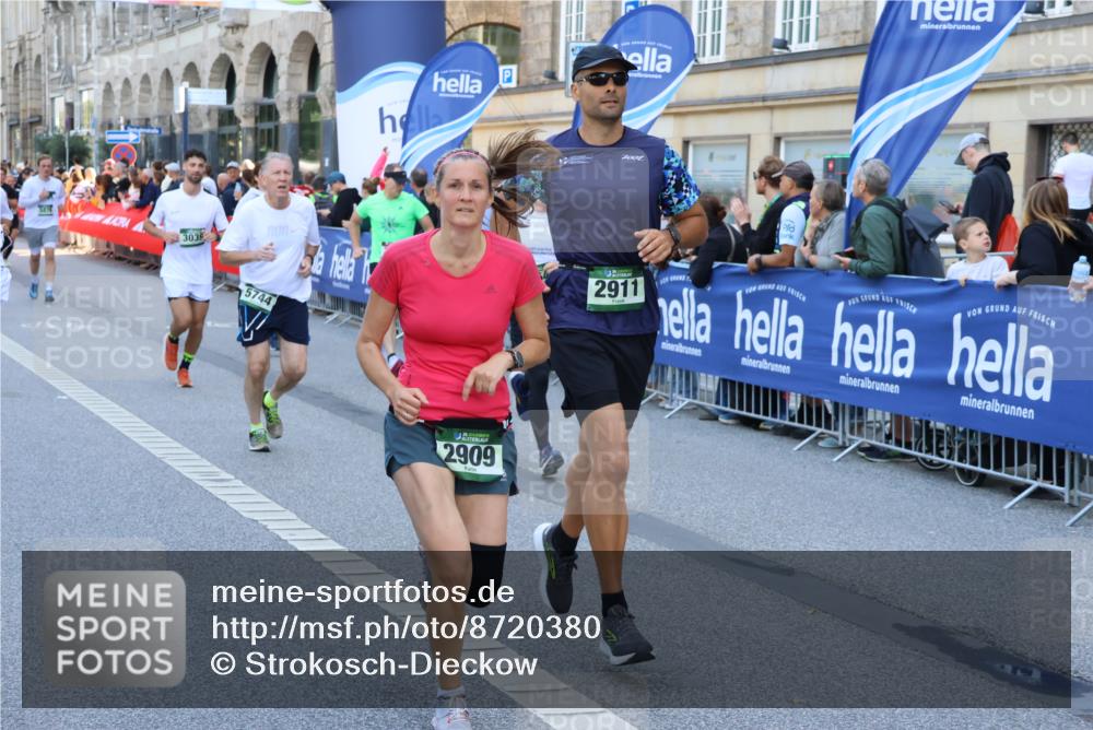 07.09.2025 - BARMER Alsterlauf Strokosch-Dieckow http://msf.ph/oto/8720380 07.09.2025 10:00:21 Ziel 2044, 2124, 2579, 2645, 3328, 3410, 3545, 3590, 3803, 3956, 4072, 4335, 4365, 4544, 4593, 4636, 5047, 5250, 5352, 5357, 5477, 6152 meine-sportfotos.de