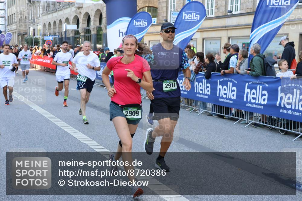 07.09.2025 - BARMER Alsterlauf Strokosch-Dieckow http://msf.ph/oto/8720386 07.09.2025 10:00:21 Ziel 2044, 2124, 2579, 2645, 3328, 3410, 3545, 3590, 3803, 3956, 4072, 4335, 4365, 4544, 4593, 4636, 5047, 5250, 5352, 5357, 5477, 6152 meine-sportfotos.de