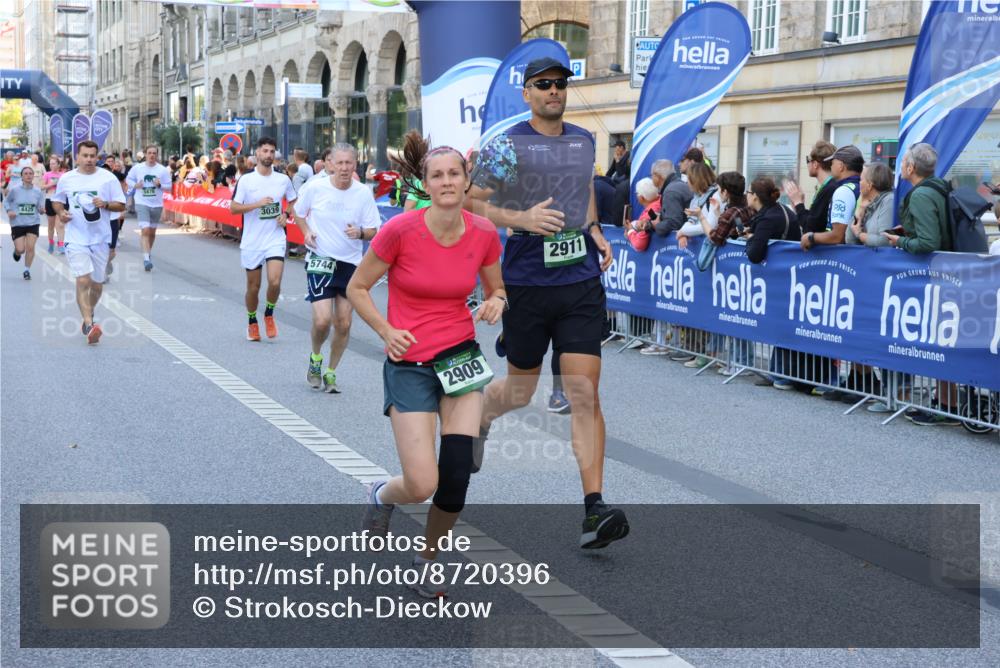 07.09.2025 - BARMER Alsterlauf Strokosch-Dieckow http://msf.ph/oto/8720396 07.09.2025 10:00:21 Ziel 2044, 2124, 2579, 2645, 3328, 3410, 3545, 3590, 3803, 3956, 4072, 4335, 4365, 4544, 4593, 4636, 5047, 5250, 5352, 5357, 5477, 6152 meine-sportfotos.de