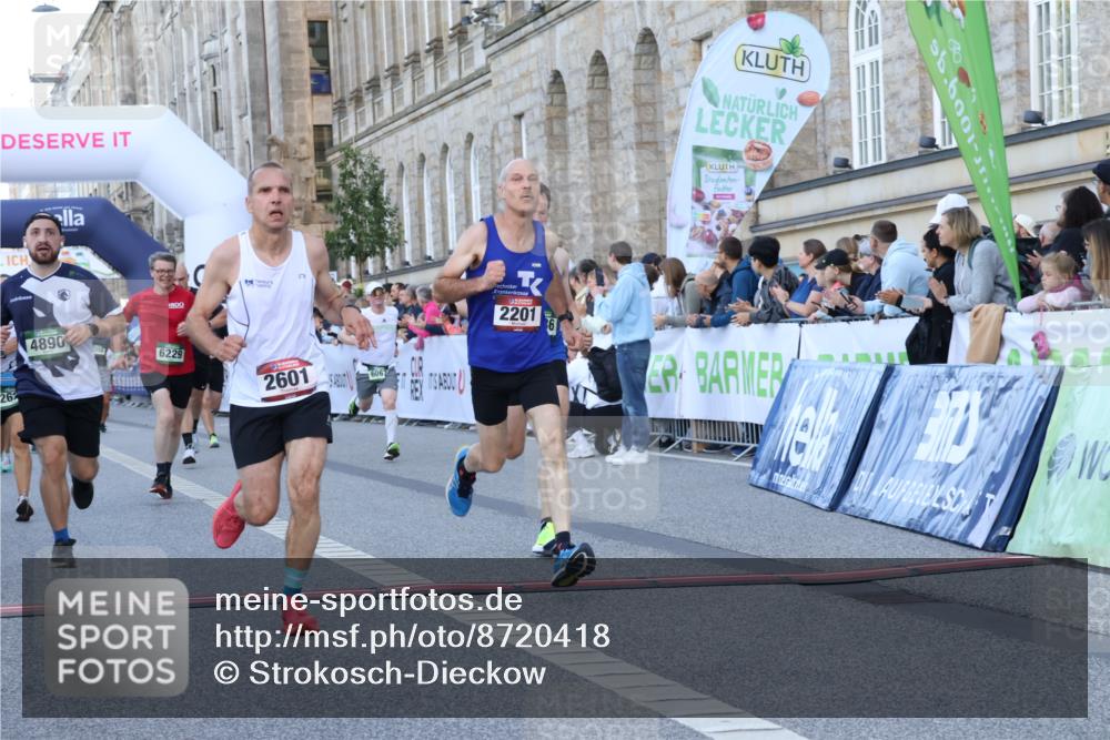 07.09.2025 - BARMER Alsterlauf Strokosch-Dieckow http://msf.ph/oto/8720418 07.09.2025 09:46:22 Ziel 2078, 2201, 2601, 2627, 2935, 3160, 3727, 3874, 3935, 4224, 4890, 5178, 5184, 5294, 5329, 5355, 5591, 5734, 5798, 5963, 6067, 6229, 8236 meine-sportfotos.de