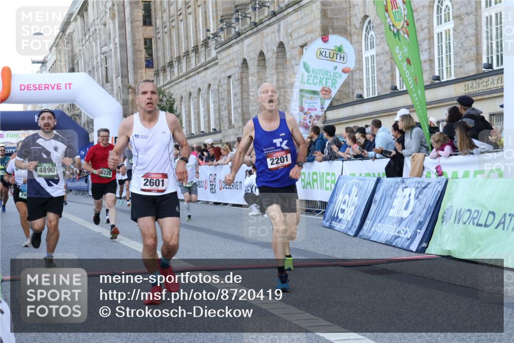 07.09.2025 - BARMER Alsterlauf Strokosch-Dieckow http://msf.ph/oto/8720419 07.09.2025 09:46:23 Ziel 2078, 2201, 2258, 2601, 2627, 2935, 3160, 3727, 3874, 3935, 4224, 4890, 5178, 5184, 5294, 5355, 5734, 5798, 5963, 6067, 6229, 8236, 8347 meine-sportfotos.de