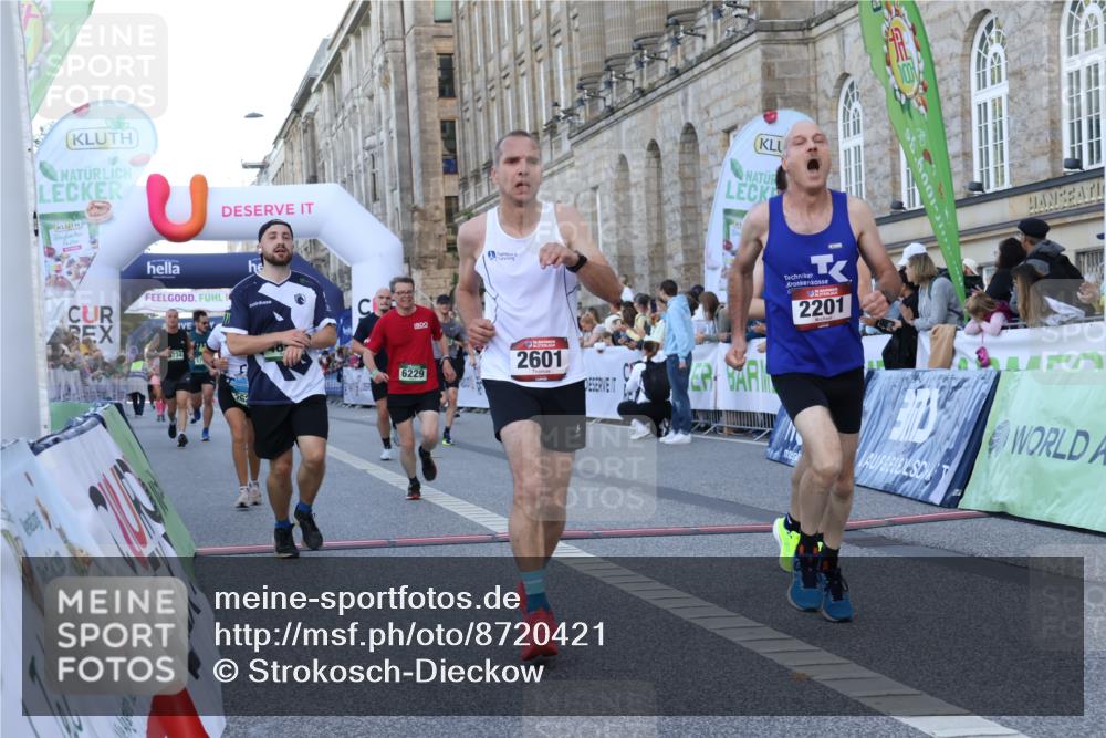 07.09.2025 - BARMER Alsterlauf Strokosch-Dieckow http://msf.ph/oto/8720421 07.09.2025 09:46:23 Ziel 2078, 2201, 2258, 2601, 2627, 2935, 3160, 3727, 3874, 3935, 4224, 4890, 5178, 5184, 5294, 5355, 5734, 5798, 5963, 6067, 6229, 8236, 8347 meine-sportfotos.de