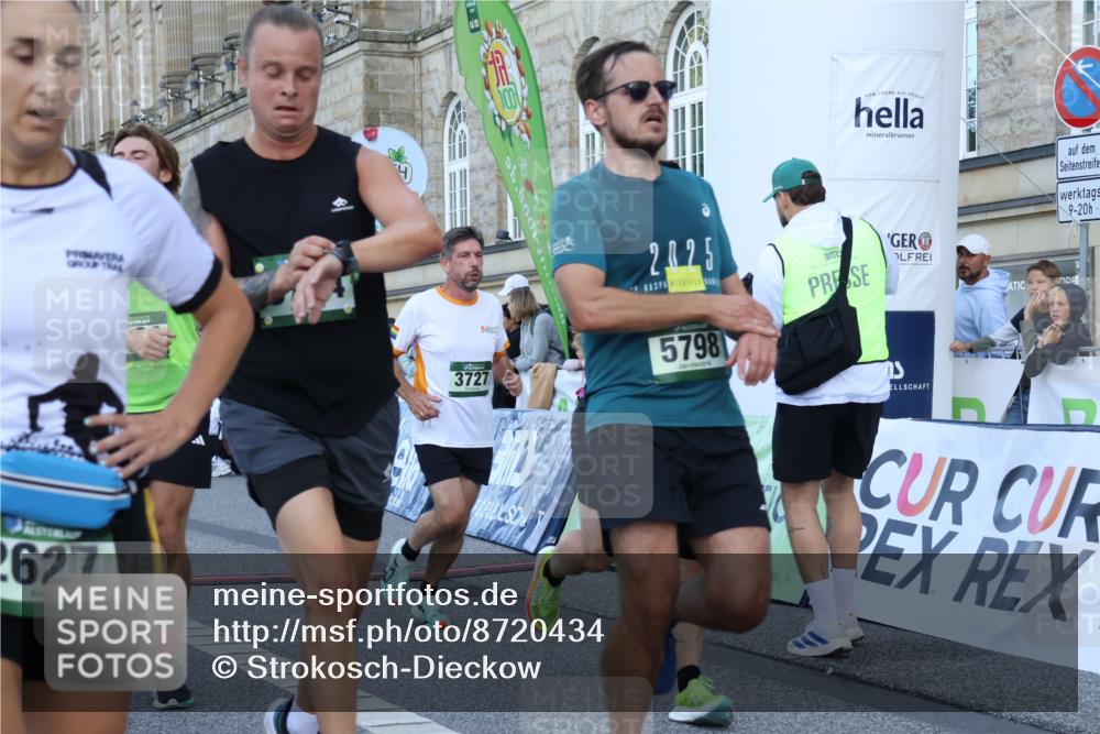 07.09.2025 - BARMER Alsterlauf Strokosch-Dieckow http://msf.ph/oto/8720434 07.09.2025 09:46:28 Ziel 2078, 2201, 2258, 2546, 2601, 2627, 2935, 3727, 3935, 4224, 4274, 4357, 4358, 4890, 5294, 5373, 5451, 5734, 5798, 5963, 6067, 6229, 8236, 8347, 8411 meine-sportfotos.de