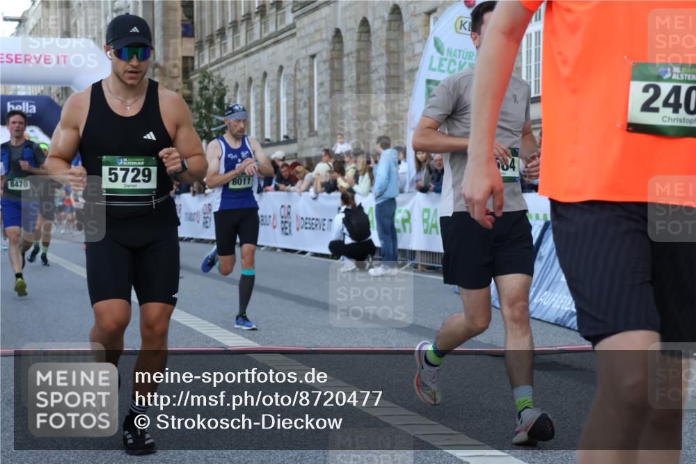 07.09.2025 - BARMER Alsterlauf Strokosch-Dieckow http://msf.ph/oto/8720477 07.09.2025 09:46:45 Ziel 2178, 2357, 2404, 2676, 2721, 2792, 3276, 4131, 4484, 4927, 5123, 5584, 5724, 5729, 6011, 6166, 6286, 8011, 8191, 8470 meine-sportfotos.de
