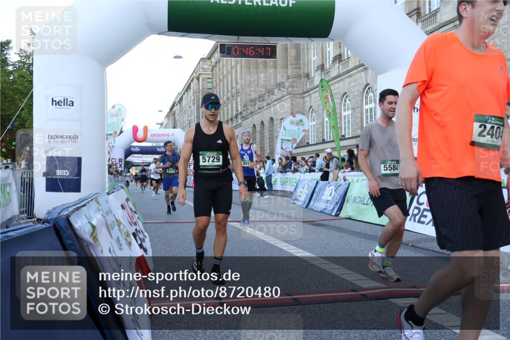 07.09.2025 - BARMER Alsterlauf Strokosch-Dieckow http://msf.ph/oto/8720480 07.09.2025 09:46:46 Ziel 2178, 2357, 2381, 2404, 2676, 2721, 3276, 4131, 4484, 4927, 5123, 5584, 5724, 5729, 6011, 6166, 6286, 8011, 8470 meine-sportfotos.de