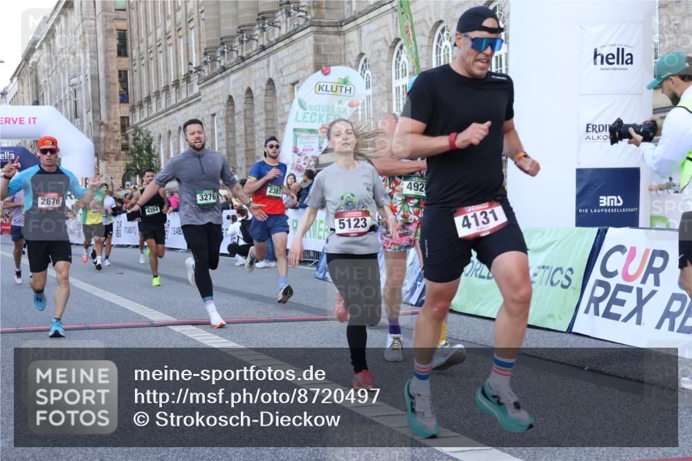 07.09.2025 - BARMER Alsterlauf Strokosch-Dieckow http://msf.ph/oto/8720497 07.09.2025 09:46:51 Ziel 2381, 2676, 2953, 3276, 3916, 4131, 4354, 4389, 4480, 4527, 4651, 4732, 4927, 4985, 5123, 6011, 6073, 6286, 8011, 8470 meine-sportfotos.de