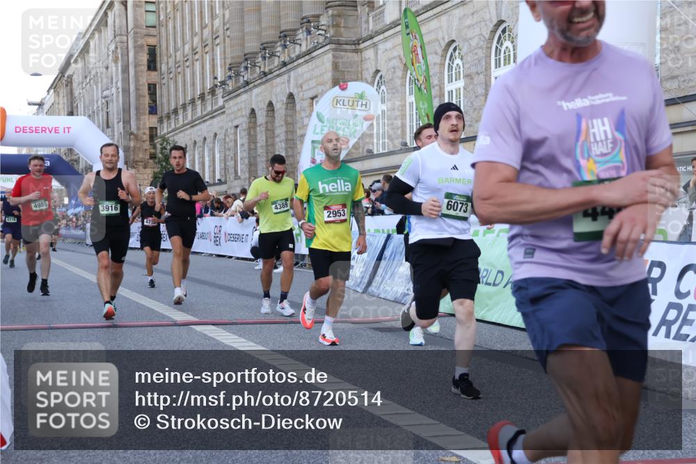 07.09.2025 - BARMER Alsterlauf Strokosch-Dieckow http://msf.ph/oto/8720514 07.09.2025 09:46:55 Ziel 2381, 2676, 2953, 3276, 3916, 4131, 4354, 4389, 4480, 4527, 4651, 4732, 4927, 4985, 5123, 6073, 8316, 8431 meine-sportfotos.de
