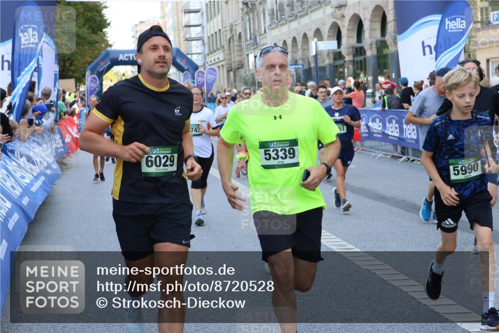 07.09.2025 - BARMER Alsterlauf Strokosch-Dieckow http://msf.ph/oto/8720528 07.09.2025 10:00:02 Ziel 2350, 2513, 2864, 3039, 3260, 3328, 3698, 3768, 3857, 3859, 3860, 4351, 4424, 4425, 4485, 4500, 4505, 4709, 4751, 4781, 4856, 4867, 4917, 4993, 5108, 5314, 5359, 5471, 5726, 5767, 5851, 5957, 6084, 6098 meine-sportfotos.de