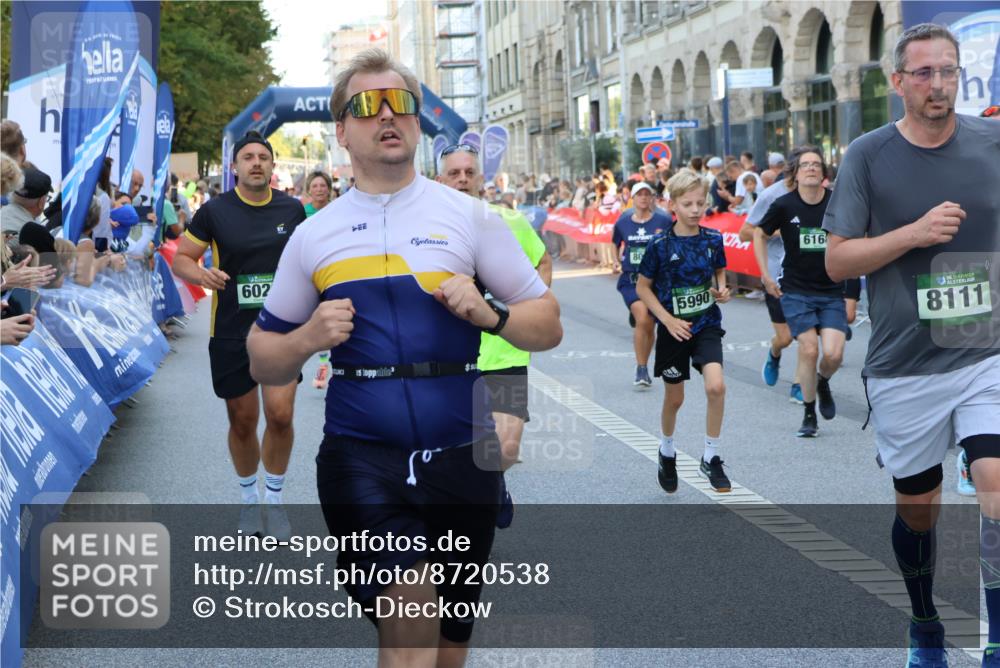 07.09.2025 - BARMER Alsterlauf Strokosch-Dieckow http://msf.ph/oto/8720538 07.09.2025 10:00:01 Ziel 2350, 2513, 2864, 3039, 3260, 3698, 3768, 3857, 3859, 3860, 4351, 4424, 4425, 4485, 4500, 4505, 4709, 4751, 4781, 4856, 4867, 4917, 4993, 5108, 5314, 5359, 5471, 5726, 5767, 5851, 5957, 6084, 6098 meine-sportfotos.de