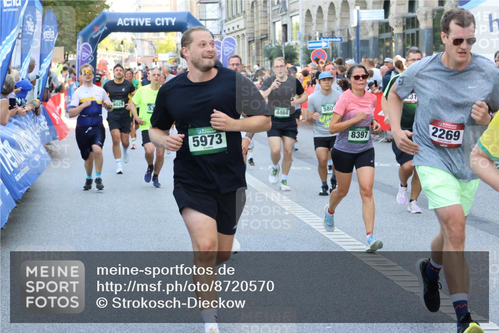 07.09.2025 - BARMER Alsterlauf Strokosch-Dieckow http://msf.ph/oto/8720570 07.09.2025 09:59:58 Ziel 1201, 2350, 2434, 2513, 2864, 3039, 3260, 3698, 3768, 3857, 3859, 3860, 4265, 4351, 4424, 4425, 4500, 4709, 4751, 4781, 4856, 4917, 4993, 5108, 5314, 5359, 5471, 5726, 5744, 5767, 5851, 5957, 6084, 6098 meine-sportfotos.de