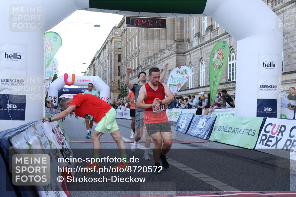 07.09.2025 - BARMER Alsterlauf Strokosch-Dieckow http://msf.ph/oto/8720572 07.09.2025 09:47:15 Ziel 2117, 2335, 2541, 2777, 3790, 4216, 4250, 4385, 4762, 4821, 4909, 8203, 8449 meine-sportfotos.de