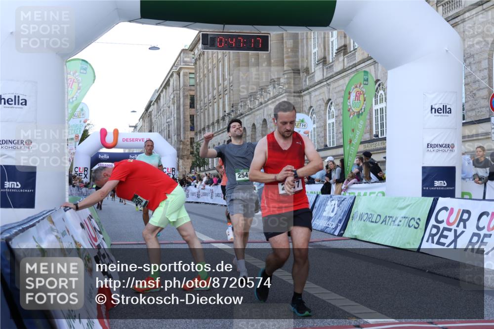 07.09.2025 - BARMER Alsterlauf Strokosch-Dieckow http://msf.ph/oto/8720574 07.09.2025 09:47:15 Ziel 2117, 2335, 2541, 2777, 3790, 4216, 4250, 4385, 4762, 4821, 4909, 8203, 8449 meine-sportfotos.de