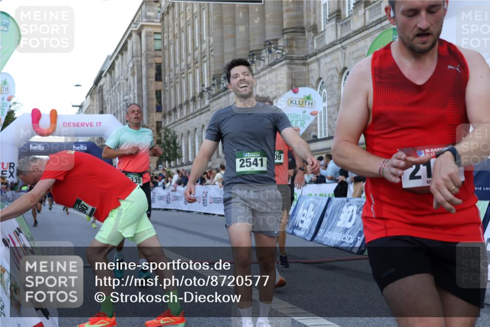 07.09.2025 - BARMER Alsterlauf Strokosch-Dieckow http://msf.ph/oto/8720577 07.09.2025 09:47:16 Ziel 2117, 2335, 2541, 2777, 3790, 4216, 4250, 4385, 4762, 4821, 4909, 5248, 8203, 8449 meine-sportfotos.de