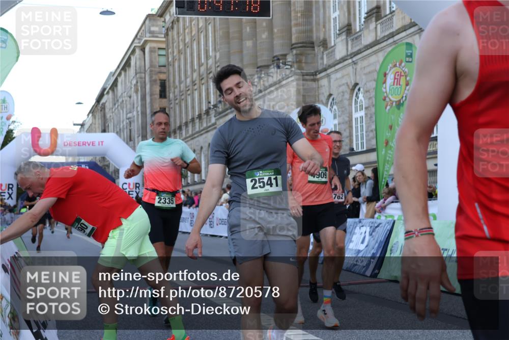 07.09.2025 - BARMER Alsterlauf Strokosch-Dieckow http://msf.ph/oto/8720578 07.09.2025 09:47:17 Ziel 2117, 2335, 2541, 2777, 4216, 4250, 4385, 4762, 4821, 4909, 5248, 5644, 5970, 6096, 8203, 8449 meine-sportfotos.de