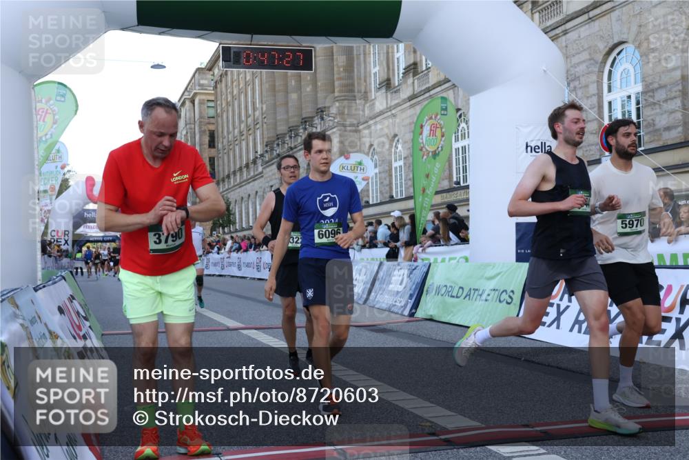 07.09.2025 - BARMER Alsterlauf Strokosch-Dieckow http://msf.ph/oto/8720603 07.09.2025 09:47:25 Ziel 2748, 4010, 4250, 4403, 4679, 4754, 4784, 5248, 5322, 5644, 5970, 6096, 8203, 8248 meine-sportfotos.de