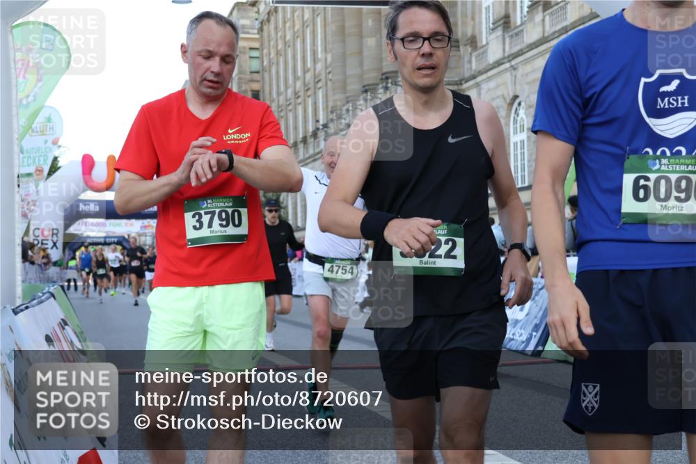 07.09.2025 - BARMER Alsterlauf Strokosch-Dieckow http://msf.ph/oto/8720607 07.09.2025 09:47:27 Ziel 2748, 4010, 4403, 4679, 4754, 4784, 5248, 5322, 5644, 5970, 6043, 6096, 8168, 8203, 8248 meine-sportfotos.de