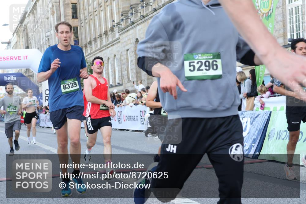 07.09.2025 - BARMER Alsterlauf Strokosch-Dieckow http://msf.ph/oto/8720625 07.09.2025 09:47:37 Ziel 2564, 2748, 3555, 4010, 4196, 4427, 5296, 5538, 5775, 5941, 6043, 6294, 6321, 8168, 8248, 8339, 8368 meine-sportfotos.de