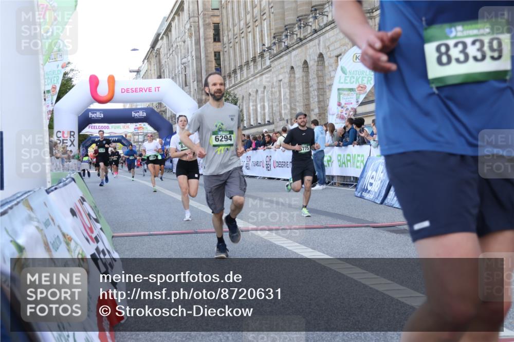 07.09.2025 - BARMER Alsterlauf Strokosch-Dieckow http://msf.ph/oto/8720631 07.09.2025 09:47:39 Ziel 2564, 3555, 4196, 4408, 4427, 4524, 5296, 5538, 5775, 5941, 6294, 6321, 8168, 8339, 8368 meine-sportfotos.de